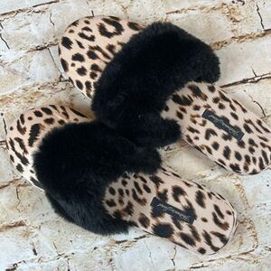 Victoria’s Secret Leopard Slippers sz M